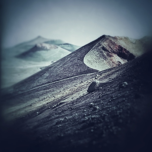 KLANG FREEZE: Dusted Home